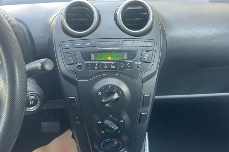 Used BYD F0 2015 1.0L AMT XuanKu Model Interior 2