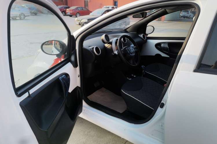Used BYD F0 2015 1.0L AMT XuanKu Model Interior 2