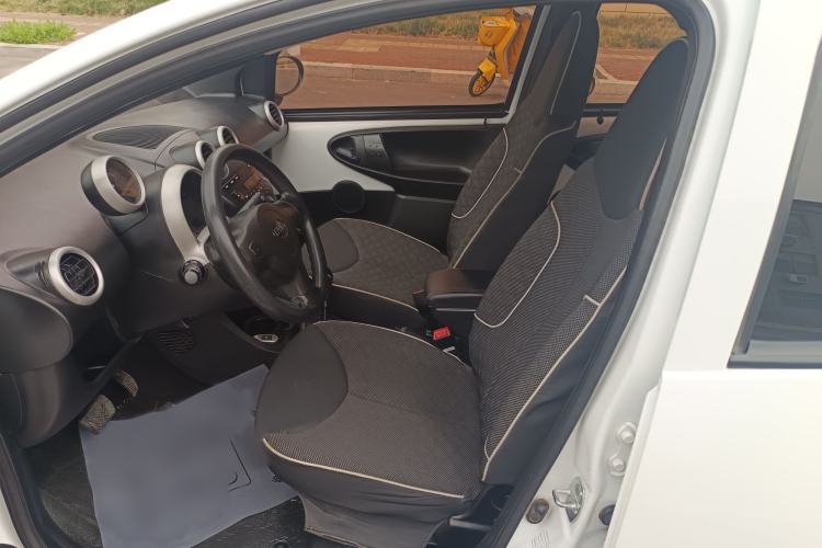 Used BYD F0 2015 1.0L AMT XuanKu Model Interior 2