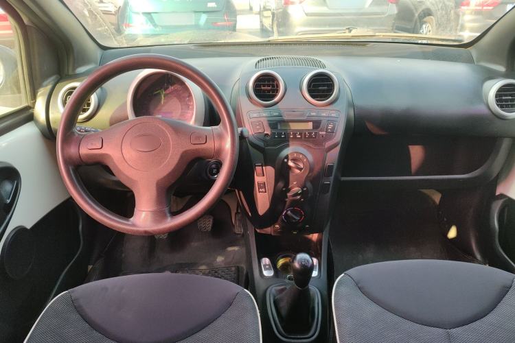 Used BYD F0 2015 1.0L XuanKu Model Interior 2
