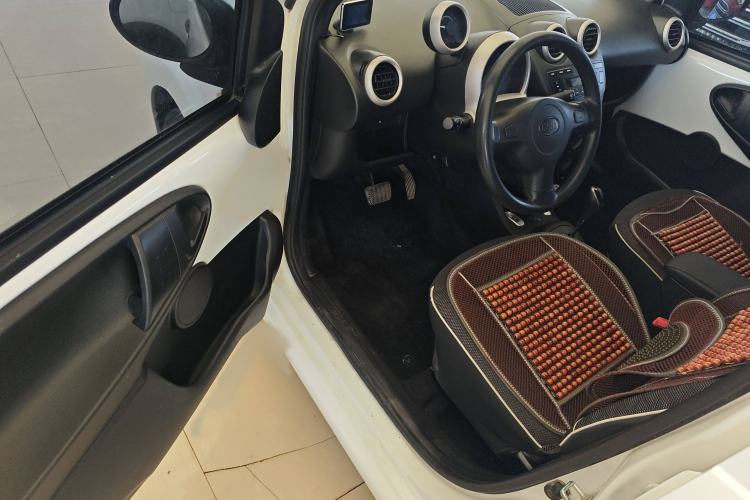 Used BYD F0 2015 1.0L AMT XuanKu Model Interior 3