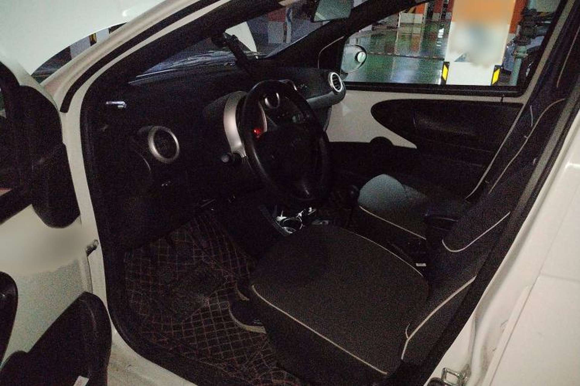Used BYD F0 2015 1.0L XuanKu Model Interior 3
