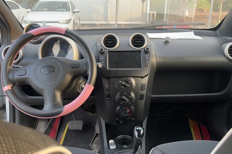 Used BYD F0 2015 1.0L AMT XuanKu Model Interior 3