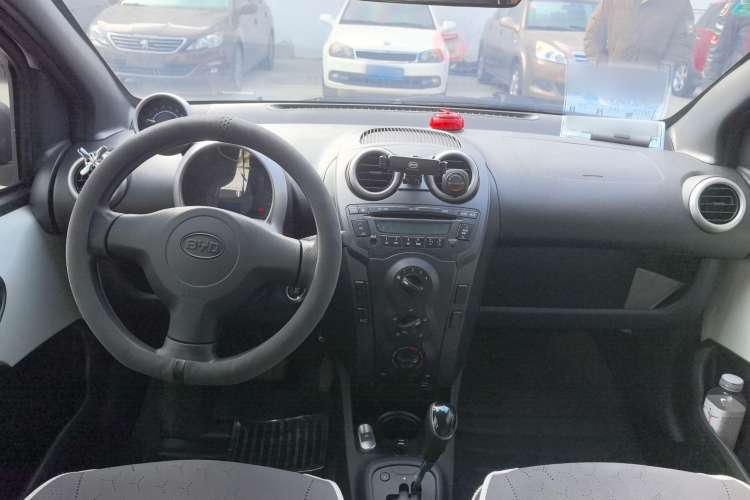 Used BYD F0 2015 1.0L AMT Joyful Cool Model Interior 3