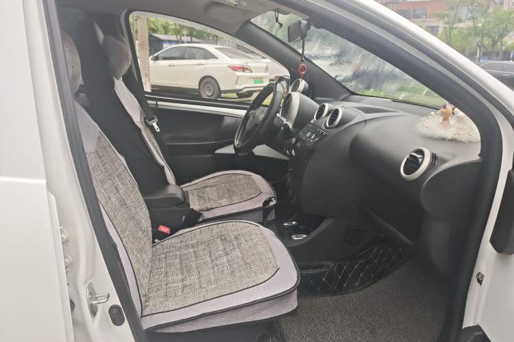 Used BYD F0 2015 1.0L AMT XuanKu Model Interior 3