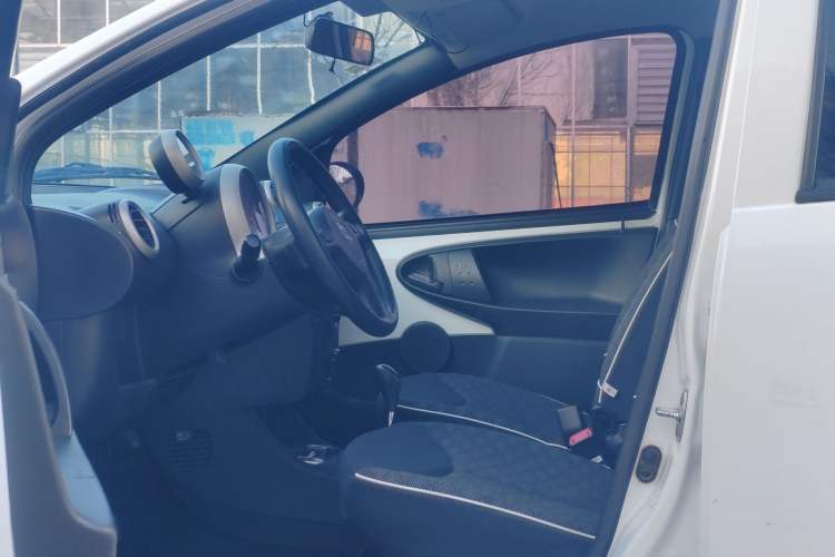 Used BYD F0 2015 1.0L AMT XuanKu Model Interior 3