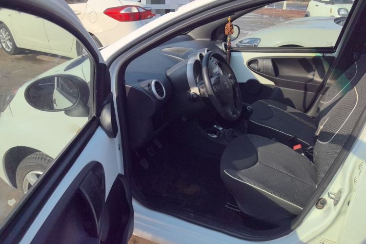 Used BYD F0 2015 1.0L Joyful Model Interior 3