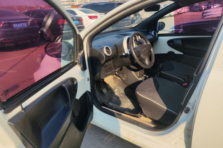 Used BYD F0 2015 1.0L XuanKu Model Interior 3