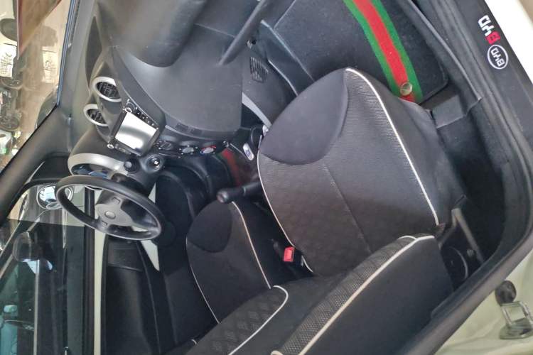 Used BYD F0 2015 1.0L XuanKu Model Interior 3