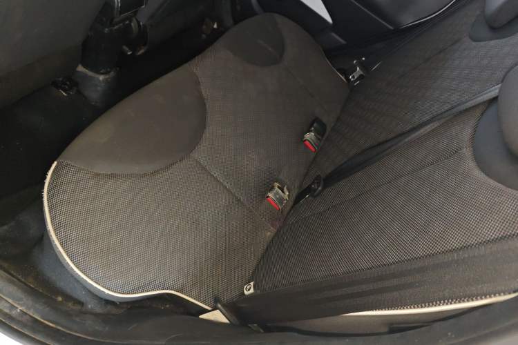 Used BYD F0 2015 1.0L AMT XuanKu Model Interior 4