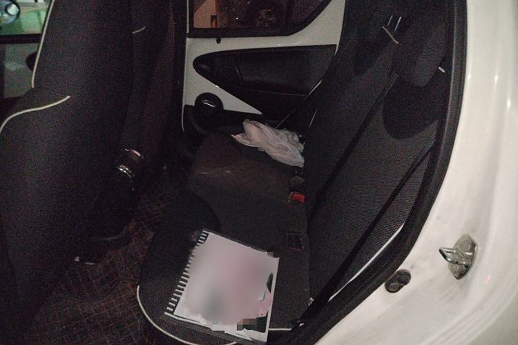 Used BYD F0 2015 1.0L XuanKu Model Interior 4