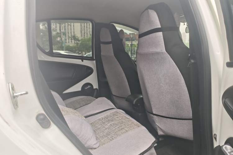 Used BYD F0 2015 1.0L AMT XuanKu Model Interior 4