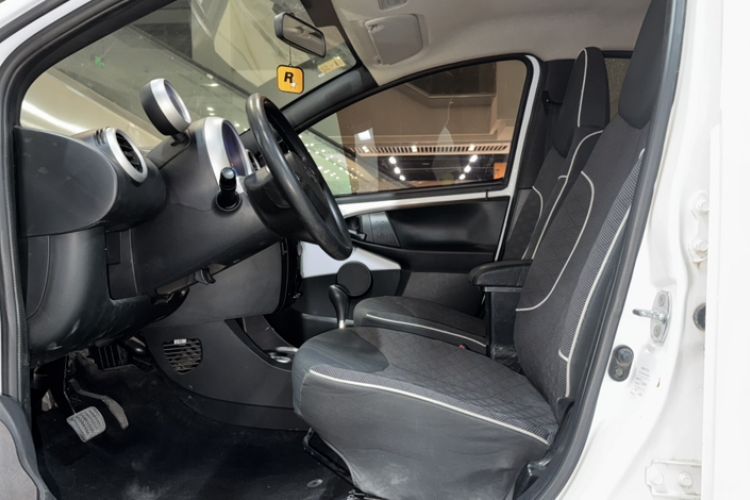 Used BYD F0 2015 1.0L AMT XuanKu Model Interior 4