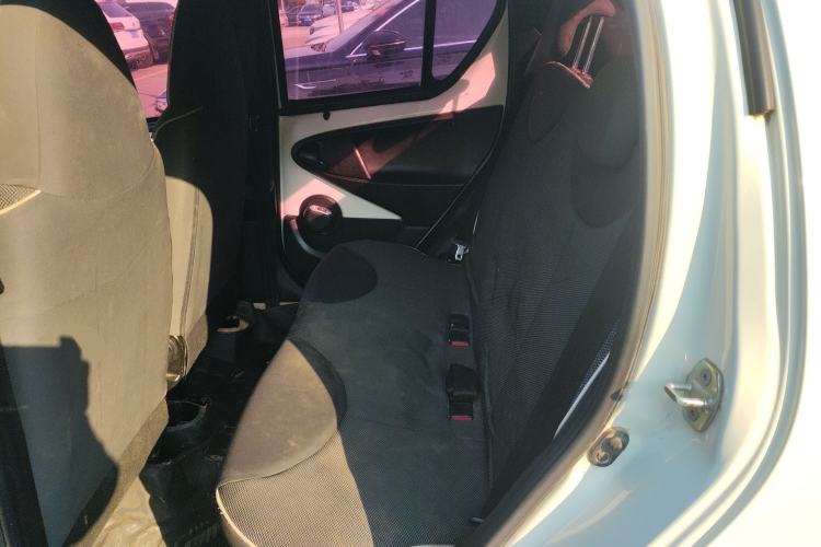 Used BYD F0 2015 1.0L XuanKu Model Interior 4
