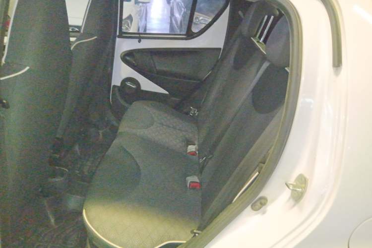 Used BYD F0 2015 1.0L AMT XuanKu Model Interior 4