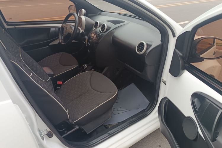 Used BYD F0 2015 1.0L AMT XuanKu Model Interior 5