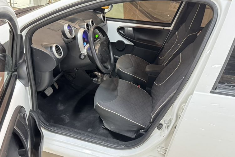 Used BYD F0 2015 1.0L AMT XuanKu Model Interior 5