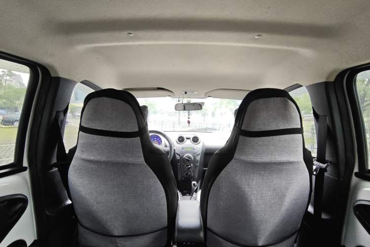 Used BYD F0 2015 1.0L AMT XuanKu Model Interior 6