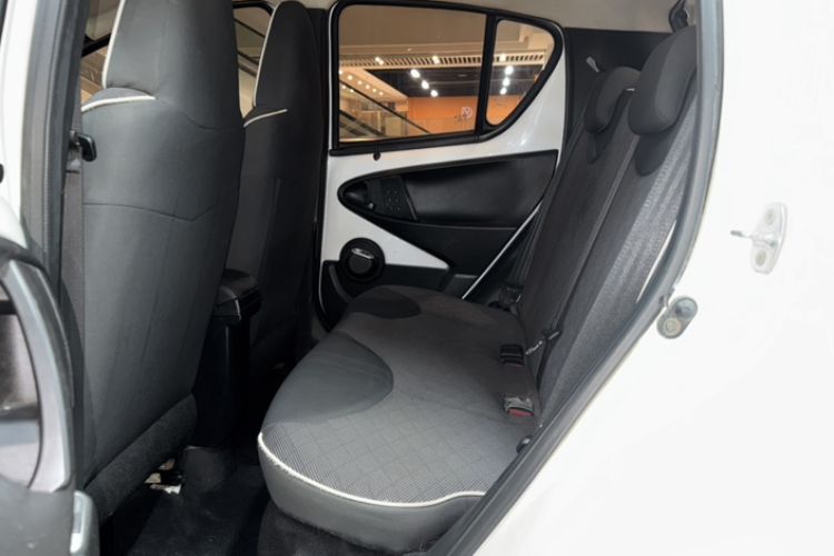 Used BYD F0 2015 1.0L AMT XuanKu Model Interior 6