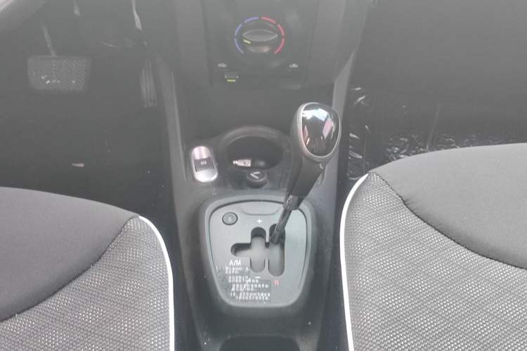 Used BYD F0 2015 1.0L AMT XuanKu Model Interior 7