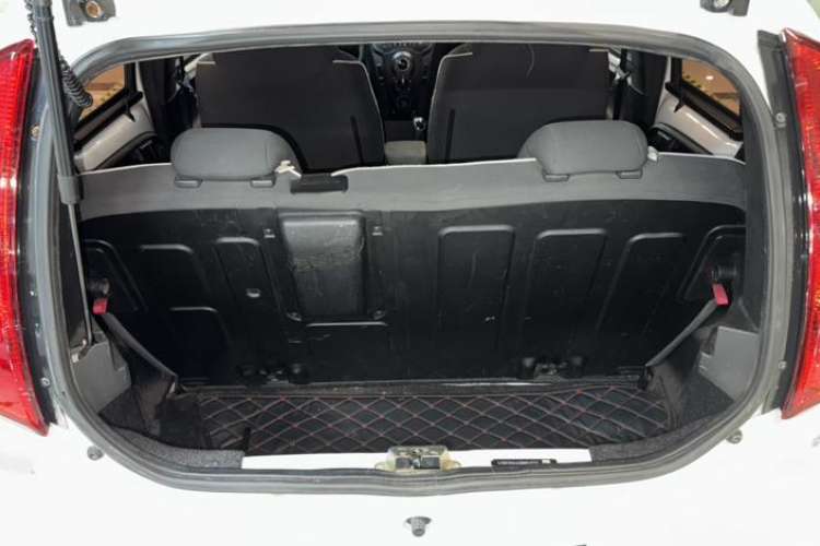 Used BYD F0 2015 1.0L AMT XuanKu Model Interior 7