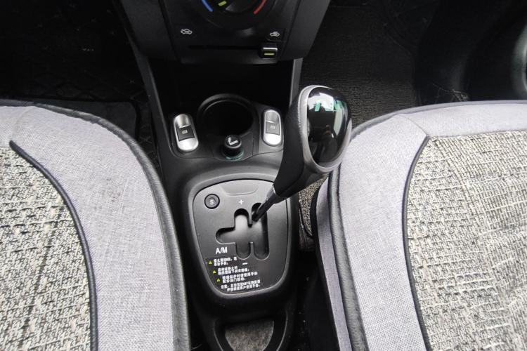 Used BYD F0 2015 1.0L AMT XuanKu Model Interior 8