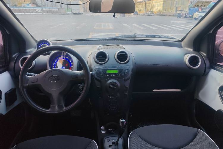 Used BYD F0 2015 1.0L AMT XuanKu Model Interior 9