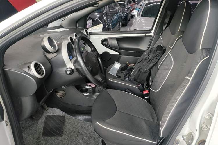 Used BYD F0 2015 1.0L AMT XuanKu Model Left Front Seat