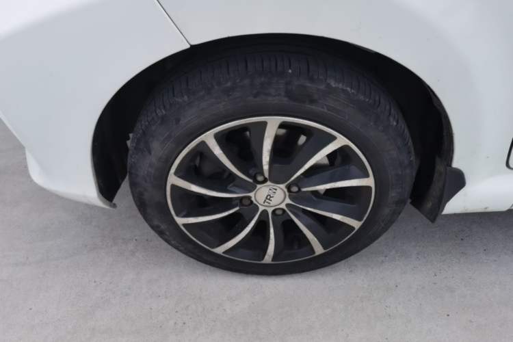Used BYD F0 2015 1.0L XuanKu Model Left Front Wheel Hub