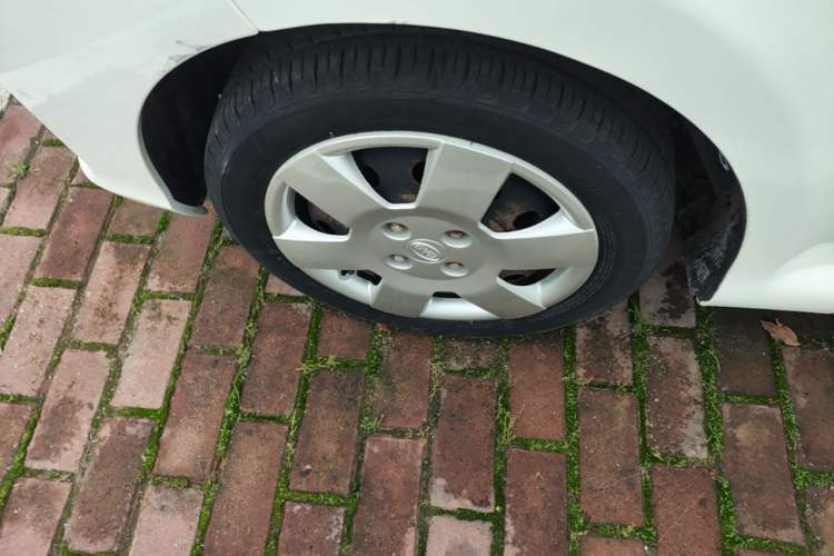 Used BYD F0 2015 1.0L AMT XuanKu Model Left Front Wheel Hub