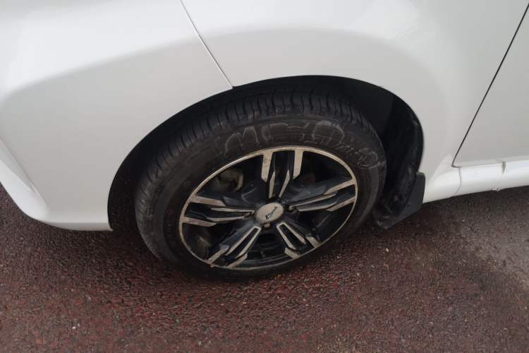 Used BYD F0 2015 1.0L AMT XuanKu Model Left Front Wheel Hub