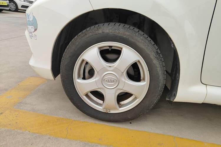 Used BYD F0 2015 1.0L AMT Joyful Cool Model Left Front Wheel Hub