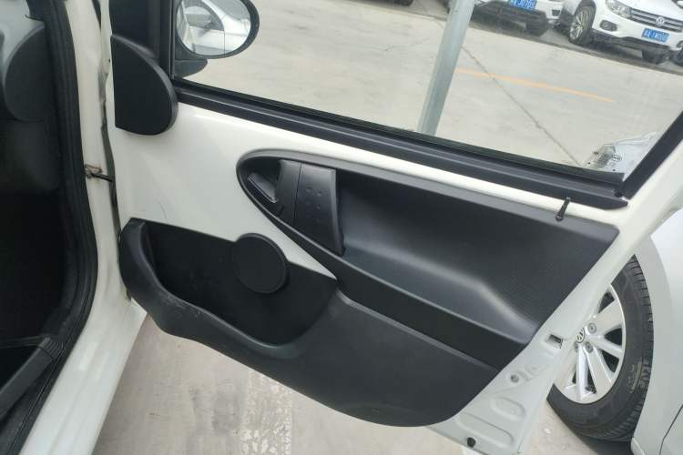 Used BYD F0 2015 1.0L AMT XuanKu Model Right Front Door Interior
