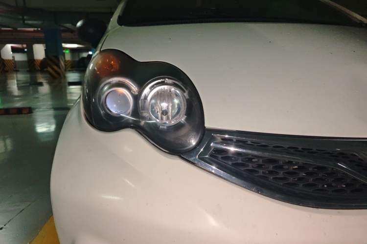 Used BYD F0 2015 1.0L AMT XuanKu Model Right Front Headlight
