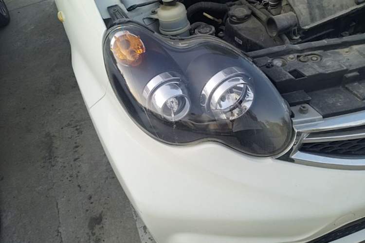 Used BYD F0 2015 1.0L AMT XuanKu Model Right Front Headlight