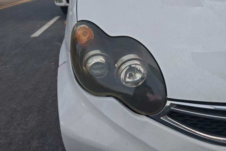 Used BYD F0 2015 1.0L AMT XuanKu Model Right Front Headlight