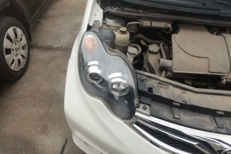 Used BYD F0 2015 1.0L AMT XuanKu Model Right Front Headlight