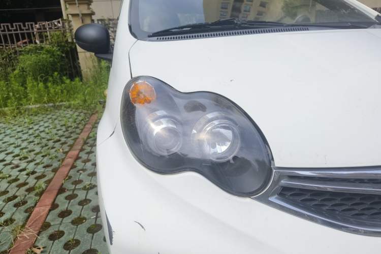 Used BYD F0 2015 1.0L AMT XuanKu Model Right Front Headlight