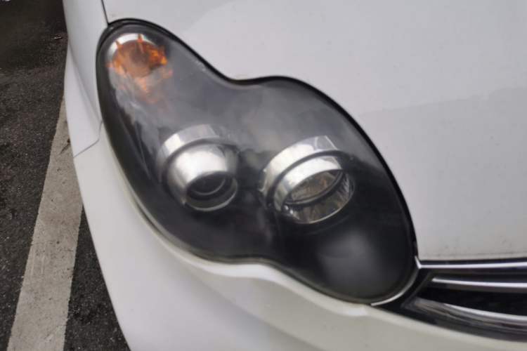 Used BYD F0 2015 1.0L AMT XuanKu Model Right Front Headlight