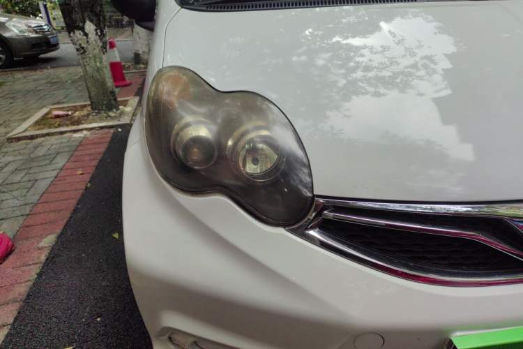 Used BYD F0 2015 1.0L AMT XuanKu Model Right Front Headlight