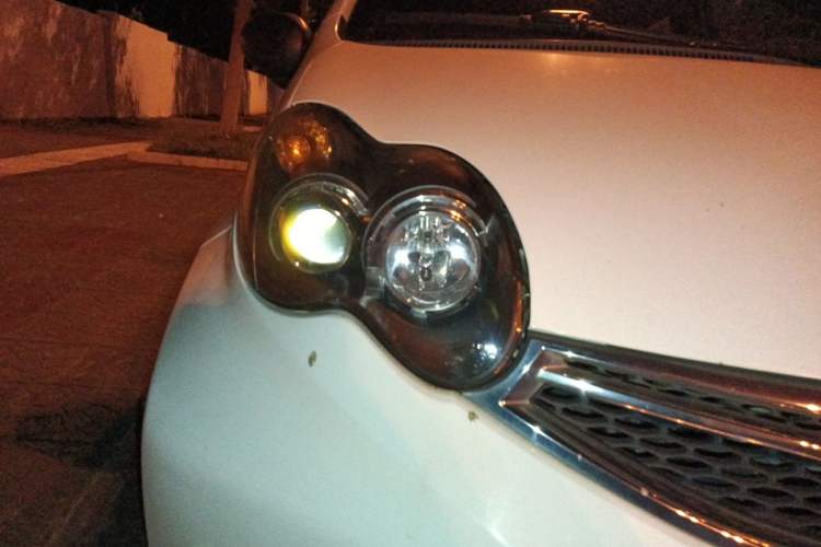 Used BYD F0 2015 1.0L AMT XuanKu Model Right Front Headlight