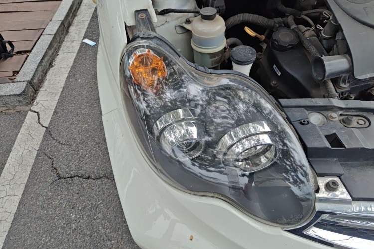 Used BYD F0 2015 1.0L AMT XuanKu Model Right Front Headlight