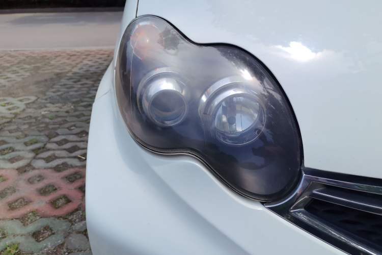 Used BYD F0 2015 1.0L AMT XuanKu Model Right Front Headlight