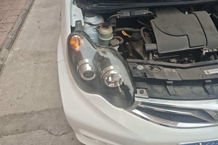 Used BYD F0 2015 1.0L AMT XuanKu Model Right Front Headlight
