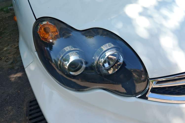 Used BYD F0 2015 1.0L AMT XuanKu Model Right Front Headlight