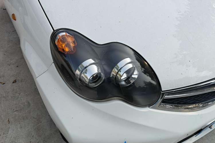 Used BYD F0 2015 1.0L AMT XuanKu Model Right Front Headlight