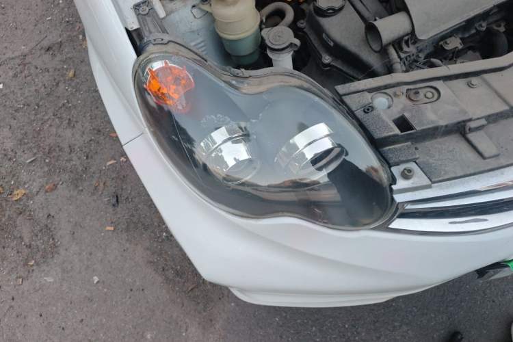 Used BYD F0 2015 1.0L AMT XuanKu Model Right Front Headlight