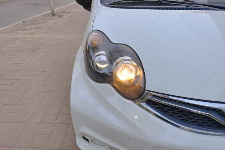 Used BYD F0 2015 1.0L AMT XuanKu Model Right Front Headlight