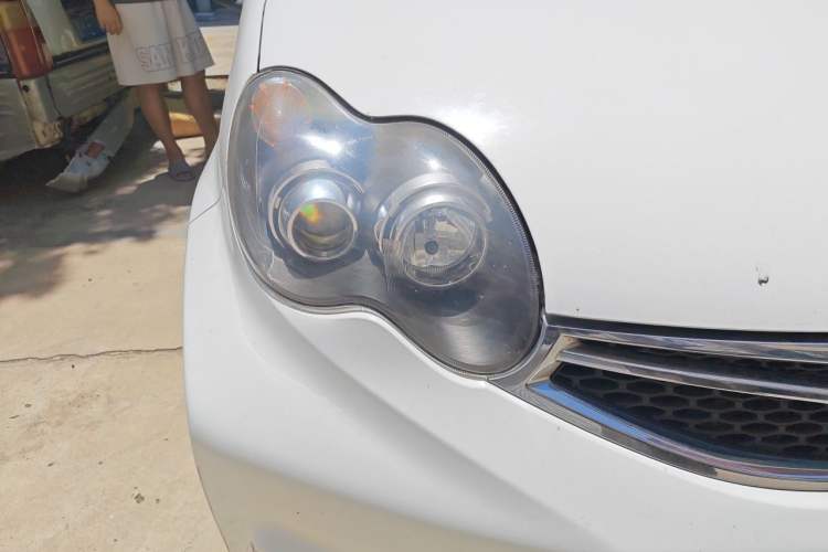 Used BYD F0 2015 1.0L AMT XuanKu Model Right Front Headlight