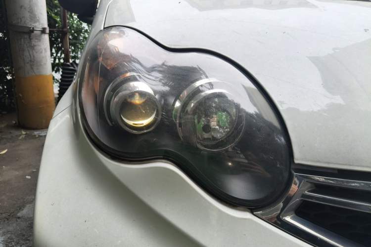 Used BYD F0 2015 1.0L AMT XuanKu Model Right Front Headlight